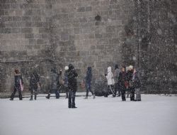 Kar turizmcilerin yüzünü güldürdü 